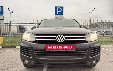 Volkswagen Touareg III, 2011 год, 2 500 000 рублей, 2 фотография