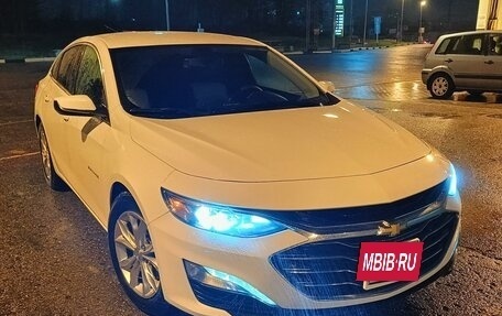 Chevrolet Malibu IX, 2019 год, 1 950 000 рублей, 2 фотография