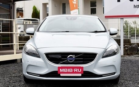 Volvo V40 II рестайлинг, 2016 год, 1 050 000 рублей, 2 фотография