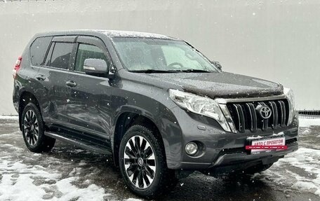 Toyota Land Cruiser Prado 150 рестайлинг 2, 2014 год, 3 340 000 рублей, 3 фотография