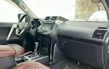 Toyota Land Cruiser Prado 150 рестайлинг 2, 2014 год, 3 340 000 рублей, 9 фотография