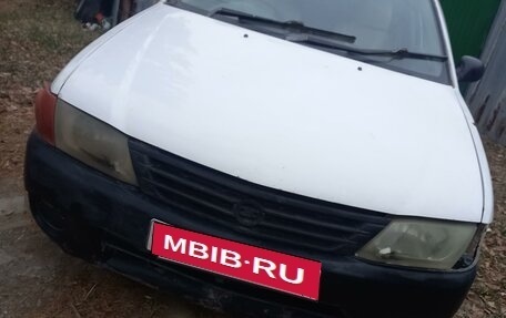 Mazda Familia Y11, 2002 год, 175 000 рублей, 1 фотография