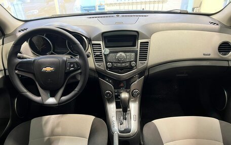 Chevrolet Cruze II, 2011 год, 840 000 рублей, 8 фотография