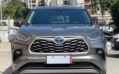 Toyota Highlander, 2024 год, 5 470 000 рублей, 2 фотография