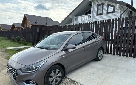 Hyundai Solaris II рестайлинг, 2018 год, 1 650 000 рублей, 1 фотография