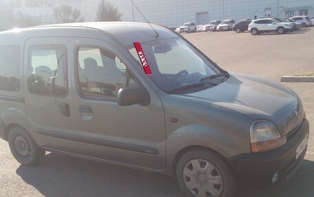 Renault Kangoo II рестайлинг, 2000 год, 350 000 рублей, 25 фотография