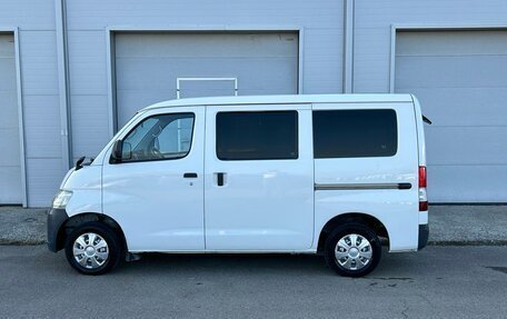 Toyota Lite Ace VI, 2011 год, 990 000 рублей, 3 фотография