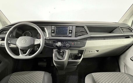 Volkswagen Caravelle T6 рестайлинг, 2021 год, 4 770 000 рублей, 6 фотография