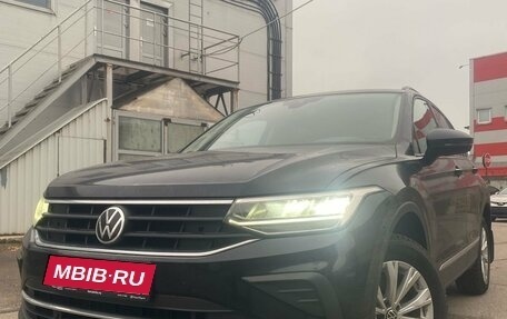 Volkswagen Tiguan II, 2021 год, 3 469 000 рублей, 1 фотография