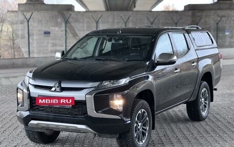 Mitsubishi L200 IV рестайлинг, 2019 год, 2 820 000 рублей, 2 фотография