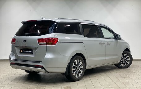 KIA Carnival III, 2017 год, 2 820 000 рублей, 5 фотография