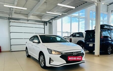 Hyundai Elantra VI рестайлинг, 2019 год, 1 899 999 рублей, 8 фотография