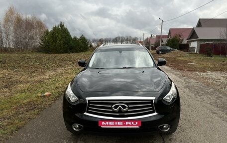 Infiniti QX70, 2016 год, 2 300 000 рублей, 2 фотография