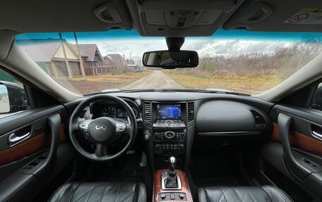 Infiniti QX70, 2016 год, 2 300 000 рублей, 11 фотография