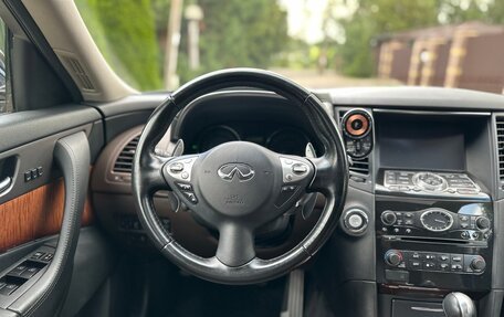 Infiniti QX70, 2015 год, 3 490 000 рублей, 13 фотография