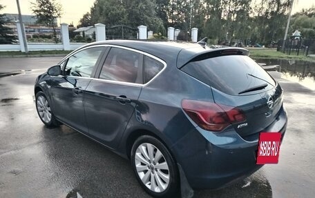 Opel Astra J, 2011 год, 910 000 рублей, 14 фотография