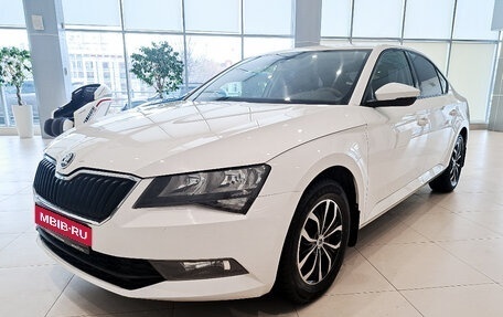 Skoda Superb III рестайлинг, 2018 год, 1 858 000 рублей, 1 фотография