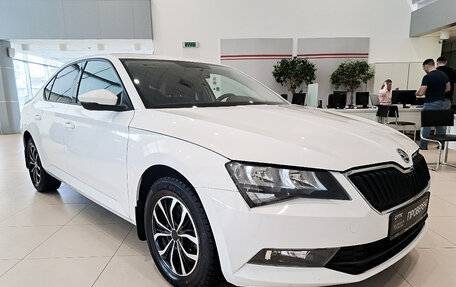 Skoda Superb III рестайлинг, 2018 год, 1 858 000 рублей, 3 фотография