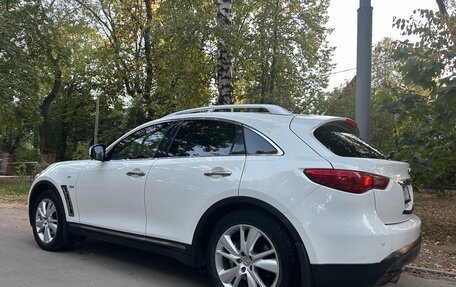 Infiniti QX70, 2013 год, 2 300 000 рублей, 2 фотография