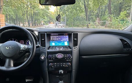 Infiniti QX70, 2013 год, 2 300 000 рублей, 7 фотография