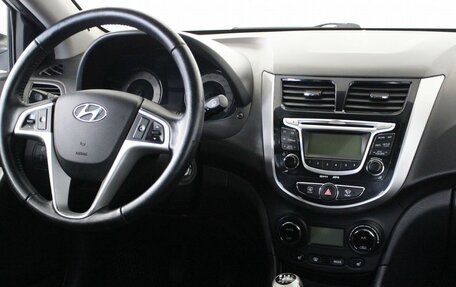 Hyundai Solaris II рестайлинг, 2012 год, 800 000 рублей, 9 фотография