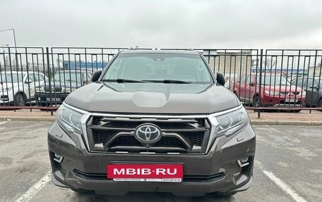 Toyota Land Cruiser Prado 150 рестайлинг 2, 2019 год, 6 395 000 рублей, 2 фотография