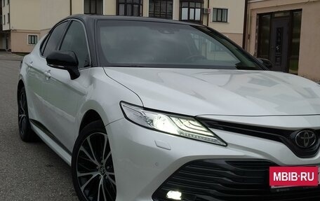 Toyota Camry, 2020 год, 3 700 000 рублей, 4 фотография