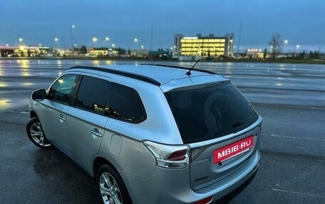 Mitsubishi Outlander III рестайлинг 3, 2013 год, 1 750 000 рублей, 7 фотография