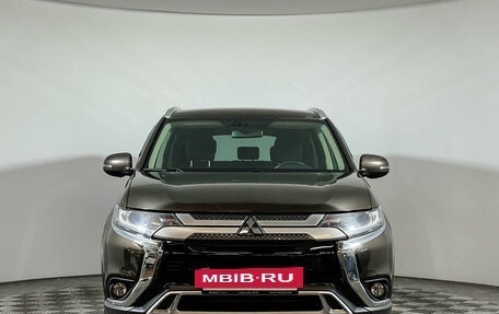 Mitsubishi Outlander III рестайлинг 3, 2018 год, 2 377 000 рублей, 2 фотография