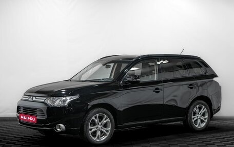 Mitsubishi Outlander III рестайлинг 3, 2013 год, 1 299 000 рублей, 1 фотография