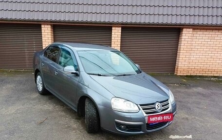 Volkswagen Jetta VI, 2009 год, 680 000 рублей, 2 фотография