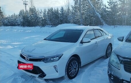 Toyota Camry, 2017 год, 2 660 000 рублей, 3 фотография