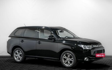 Mitsubishi Outlander III рестайлинг 3, 2013 год, 1 299 000 рублей, 3 фотография