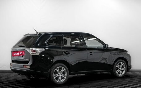 Mitsubishi Outlander III рестайлинг 3, 2013 год, 1 299 000 рублей, 4 фотография