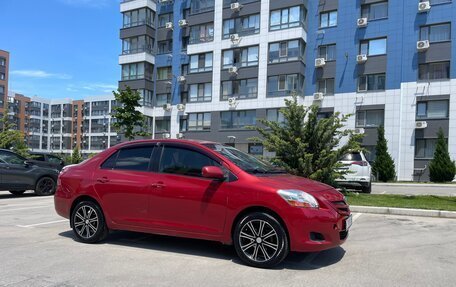 Toyota Yaris III рестайлинг, 2006 год, 750 000 рублей, 2 фотография