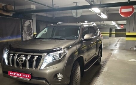 Toyota Land Cruiser Prado 150 рестайлинг 2, 2016 год, 4 500 000 рублей, 5 фотография