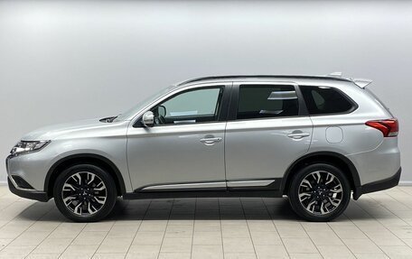 Mitsubishi Outlander III рестайлинг 3, 2021 год, 2 790 000 рублей, 6 фотография