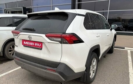 Toyota RAV4, 2021 год, 2 797 000 рублей, 3 фотография