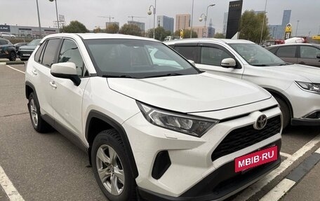 Toyota RAV4, 2021 год, 2 797 000 рублей, 4 фотография