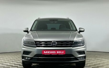 Volkswagen Tiguan II, 2017 год, 2 825 000 рублей, 2 фотография