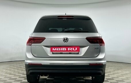 Volkswagen Tiguan II, 2017 год, 2 825 000 рублей, 5 фотография