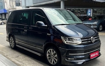 Volkswagen Multivan T6 рестайлинг, 2018 год, 5 560 000 рублей, 1 фотография