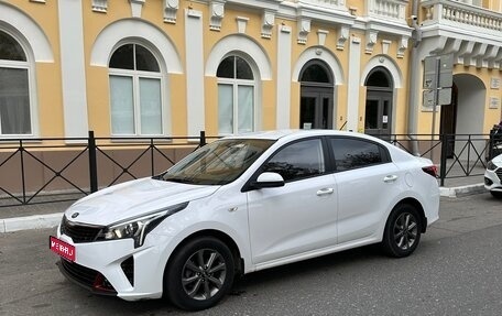 KIA Rio IV, 2021 год, 1 950 000 рублей, 1 фотография