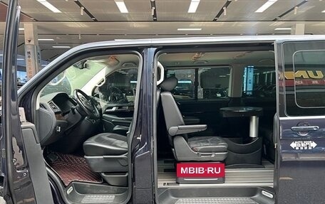 Volkswagen Multivan T6 рестайлинг, 2018 год, 5 560 000 рублей, 11 фотография