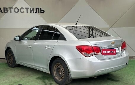 Chevrolet Cruze II, 2010 год, 610 000 рублей, 4 фотография