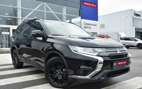 Mitsubishi Outlander III рестайлинг 3, 2021 год, 3 200 000 рублей, 1 фотография