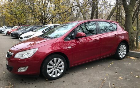 Opel Astra J, 2010 год, 890 000 рублей, 3 фотография