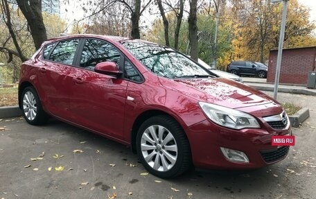 Opel Astra J, 2010 год, 890 000 рублей, 2 фотография