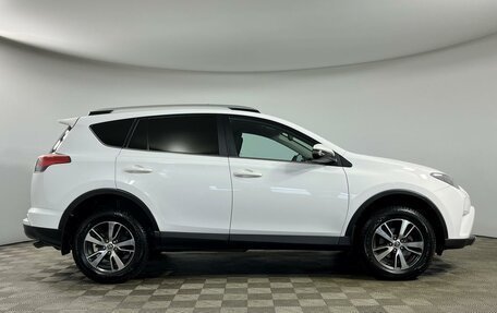 Toyota RAV4, 2017 год, 2 625 000 рублей, 4 фотография