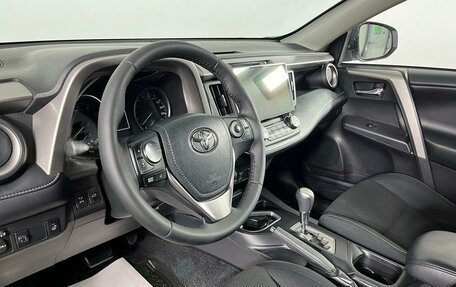 Toyota RAV4, 2017 год, 2 625 000 рублей, 11 фотография